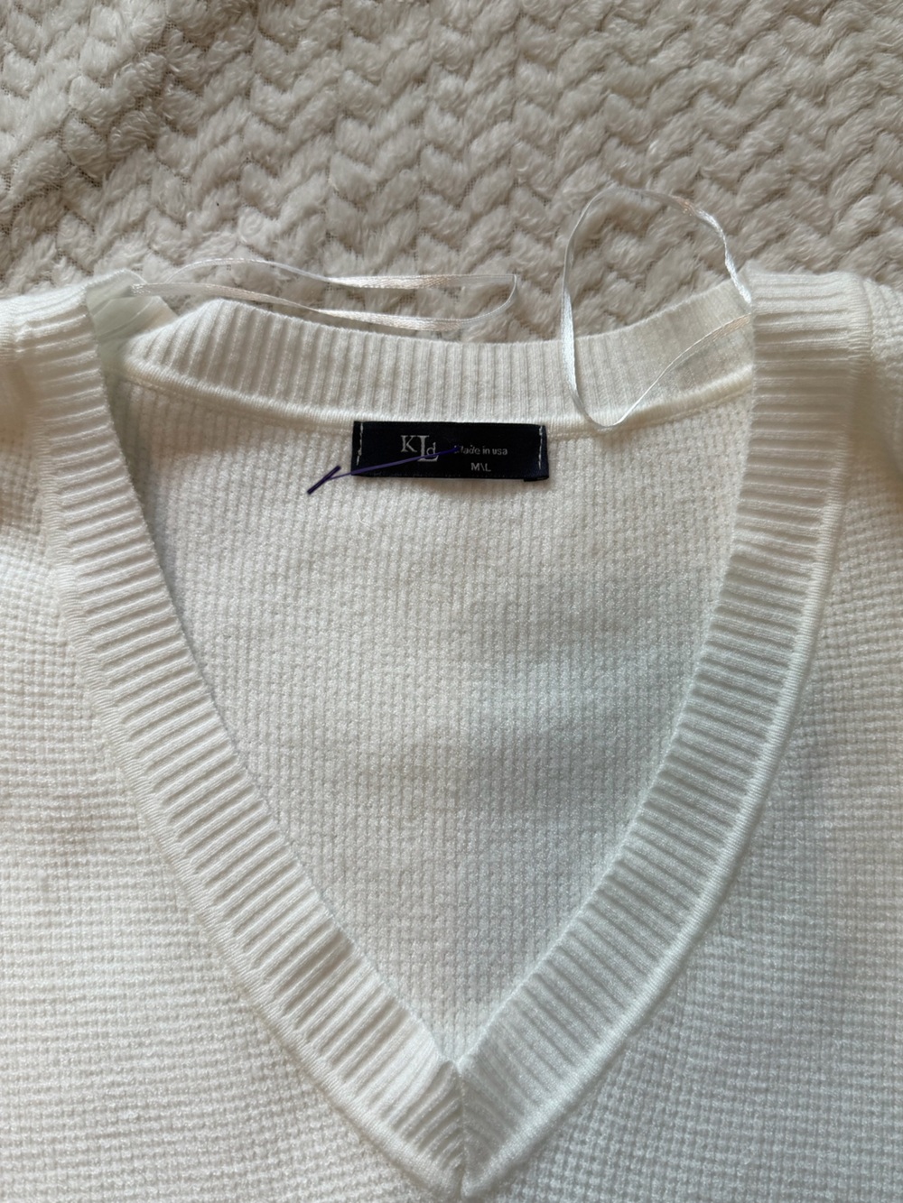 KLd Boutique White V-Neck Women's Sweater